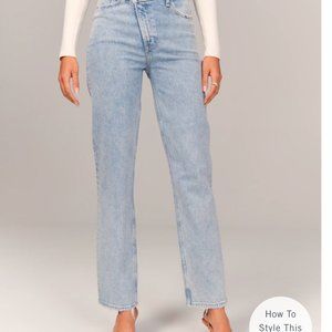 NWT Abercrombie 90s Ultra High Rise Straight Jeans Light Wash Size 22/36R
